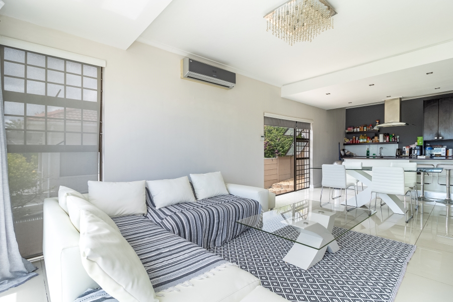 To Let 2 Bedroom Property for Rent in Vredehoek Western Cape